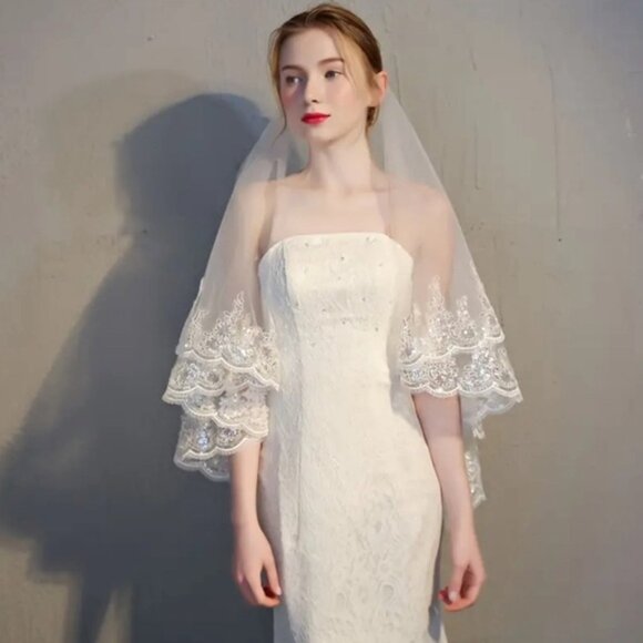Enchanting Lace-Trimmed Bridal Veil with Sequins 🔥🔥✨✨💖💖 NWT - Picture 4 of 6